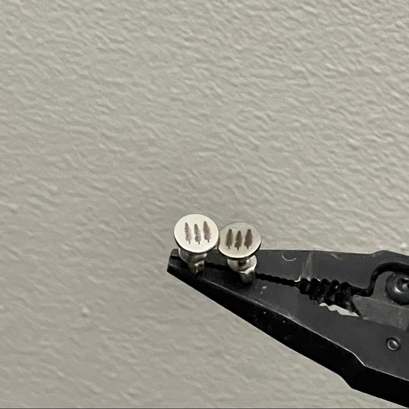 Tiny pine tree stud earrings - Picture 2 of 5